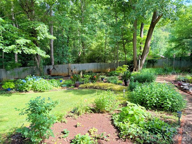 7029 Forest Hills Drive, Denver, NC 28037