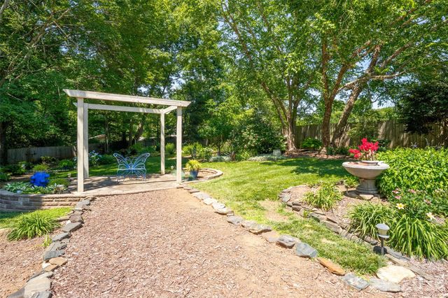7029 Forest Hills Drive, Denver, NC 28037