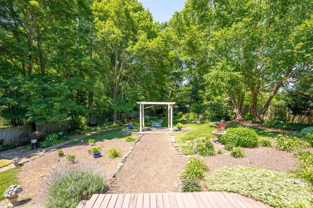 7029 Forest Hills Drive, Denver, NC 28037