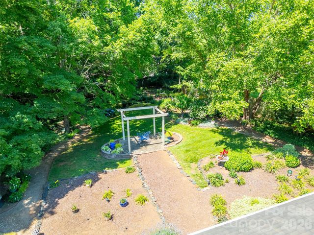 7029 Forest Hills Drive, Denver, NC 28037