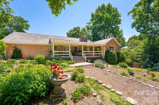 7029 Forest Hills Drive, Denver, NC 28037