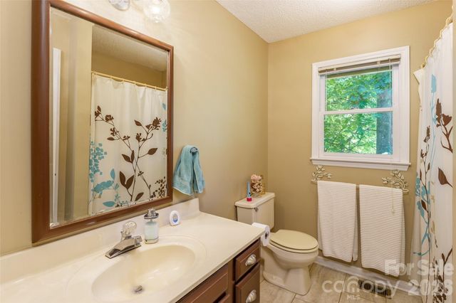 7029 Forest Hills Drive, Denver, NC 28037