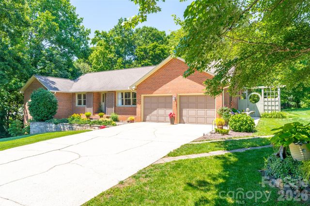 7029 Forest Hills Drive, Denver, NC 28037