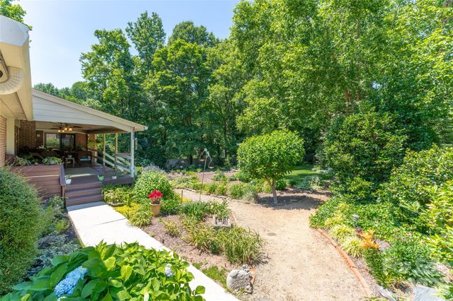 7029 Forest Hills Drive, Denver, NC 28037