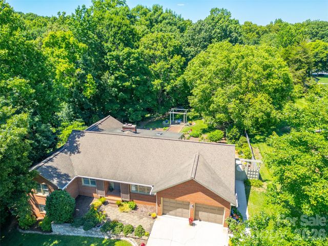 7029 Forest Hills Drive, Denver, NC 28037