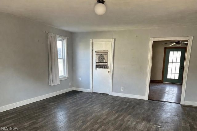 215 Woodlawn Avenue, Geneva, OH 44041