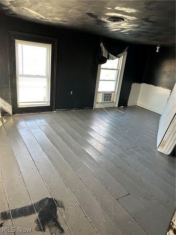 215 Woodlawn Avenue, Geneva, OH 44041