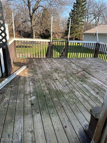 215 Woodlawn Avenue, Geneva, OH 44041