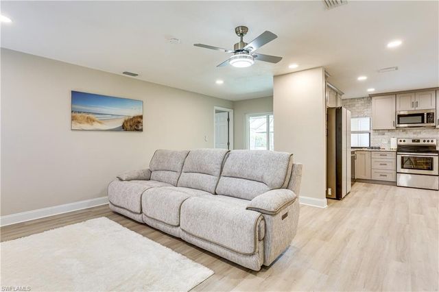 6030 Perthshire LN, Fort Myers, FL 33908