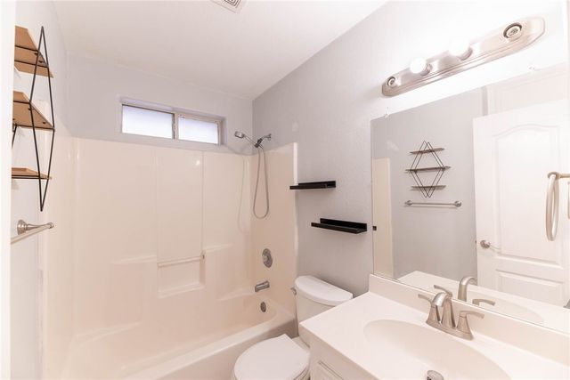 7141 Cano, Corpus Christi, TX 78414