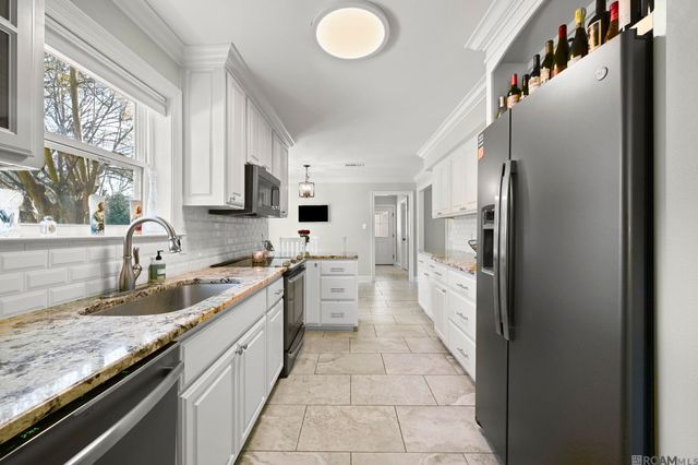 8214 Belle Helene Dr, Denham Springs, LA 70726