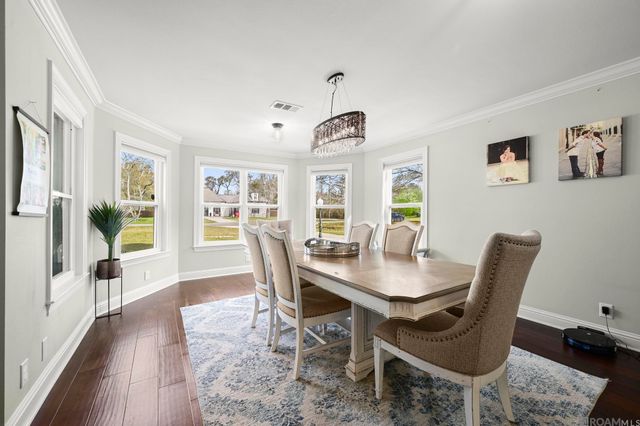 8214 Belle Helene Dr, Denham Springs, LA 70726