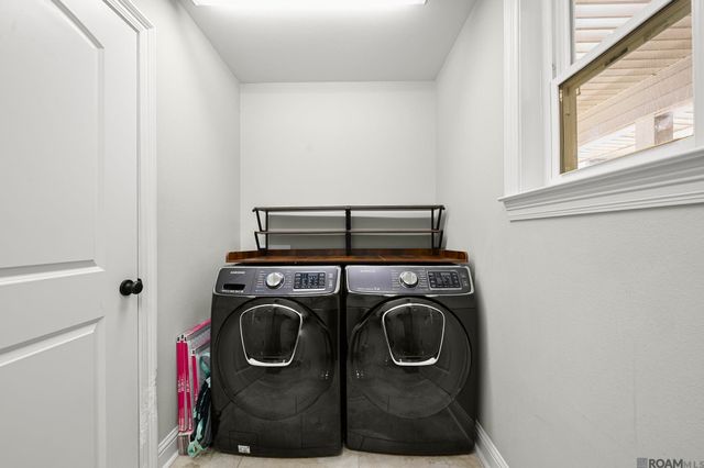 8214 Belle Helene Dr, Denham Springs, LA 70726