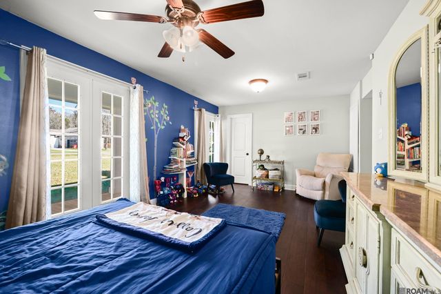 8214 Belle Helene Dr, Denham Springs, LA 70726