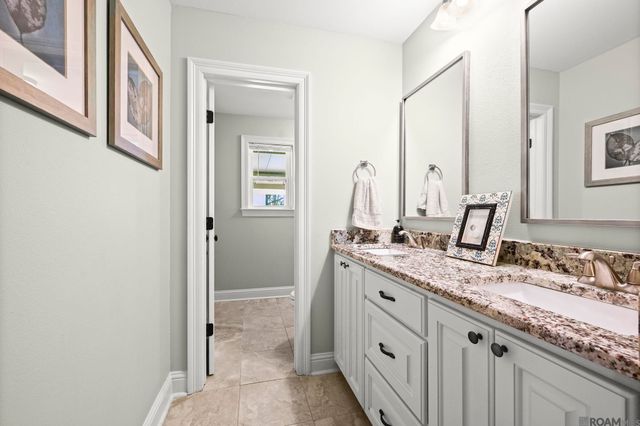 8214 Belle Helene Dr, Denham Springs, LA 70726