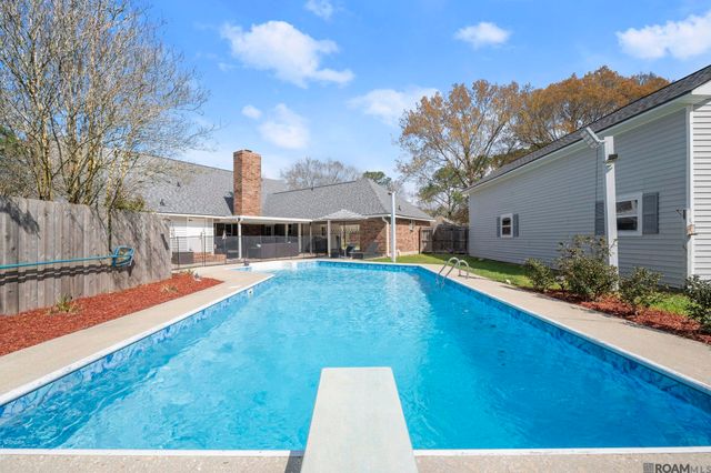 8214 Belle Helene Dr, Denham Springs, LA 70726