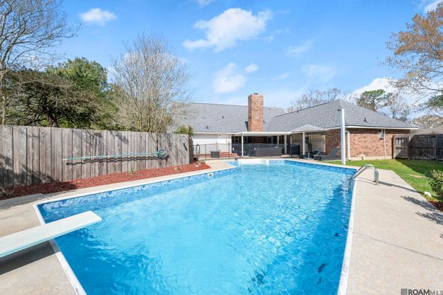 8214 Belle Helene Dr, Denham Springs, LA 70726