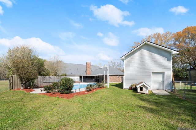 8214 Belle Helene Dr, Denham Springs, LA 70726