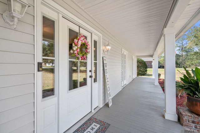 8214 Belle Helene Dr, Denham Springs, LA 70726