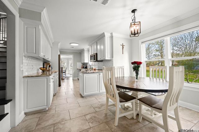 8214 Belle Helene Dr, Denham Springs, LA 70726