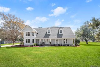 8214 Belle Helene Dr, Denham Springs, LA 70726