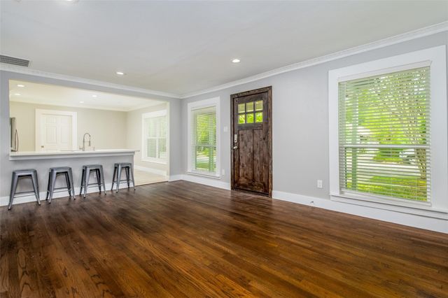 905 Haynes Street, Denton, TX 76201