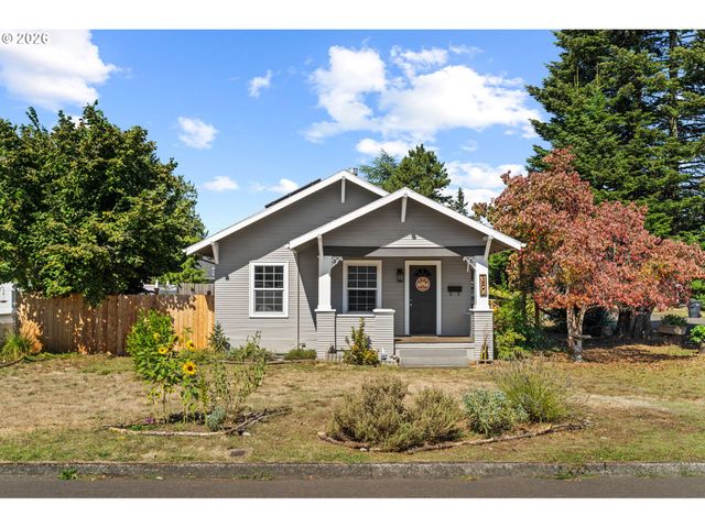 380 E BERKELEY St, Gladstone, OR 97027