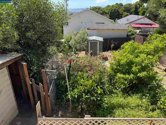 1531 Bayo Vista Ave, San Pablo, CA 94806