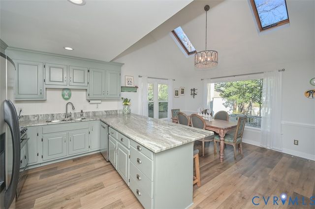 8250 Hanover Grove Blvd, Mechanicsville, VA 23111