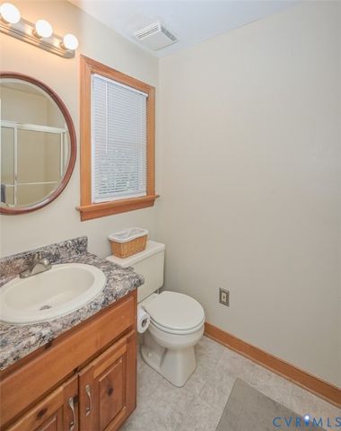 8250 Hanover Grove Blvd, Mechanicsville, VA 23111