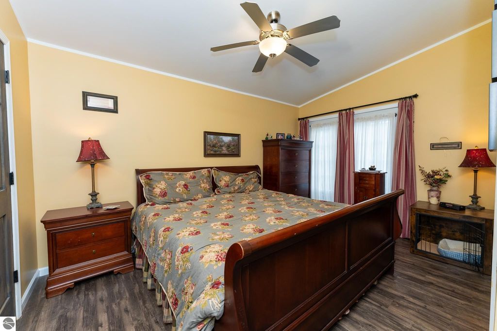 Image 26 of property listing at 522 N 2nd Street, Shepherd, MI 48883