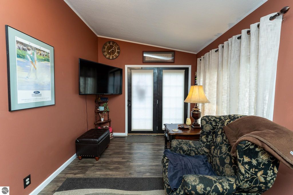 Image 33 of property listing at 522 N 2nd Street, Shepherd, MI 48883