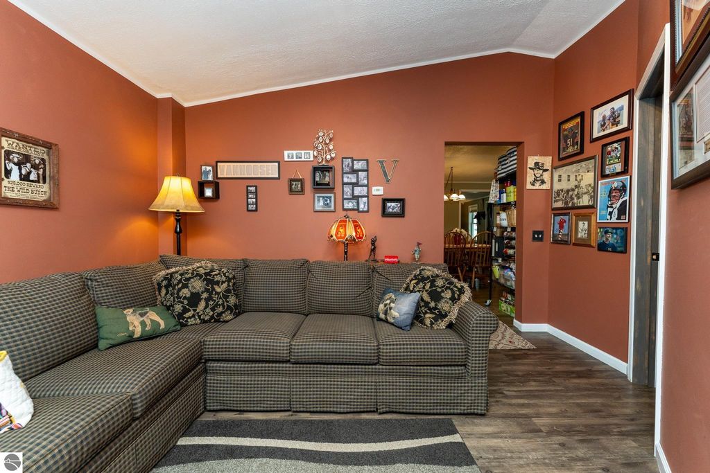 Image 35 of property listing at 522 N 2nd Street, Shepherd, MI 48883