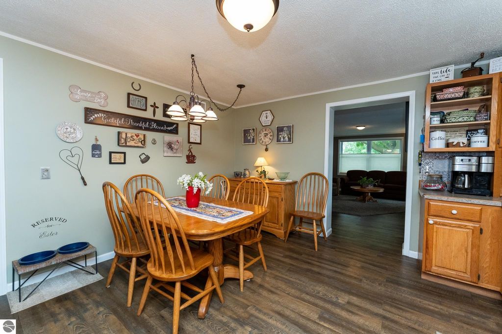 Image 41 of property listing at 522 N 2nd Street, Shepherd, MI 48883