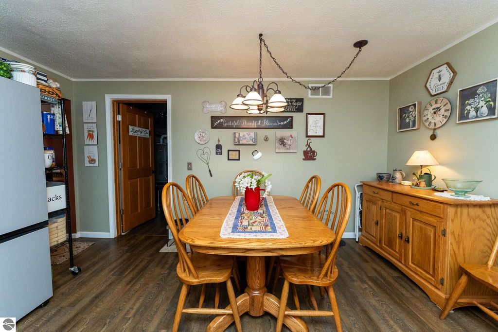 Image 42 of property listing at 522 N 2nd Street, Shepherd, MI 48883