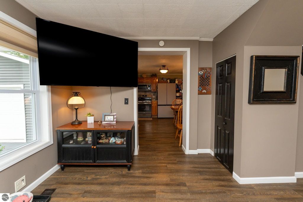 Image 43 of property listing at 522 N 2nd Street, Shepherd, MI 48883