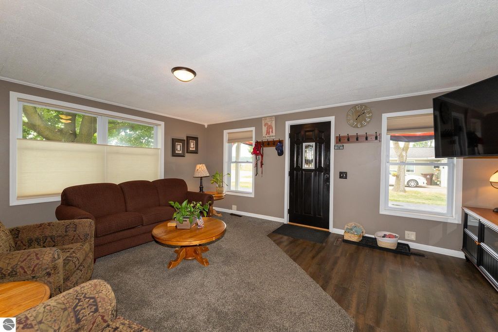 Image 45 of property listing at 522 N 2nd Street, Shepherd, MI 48883