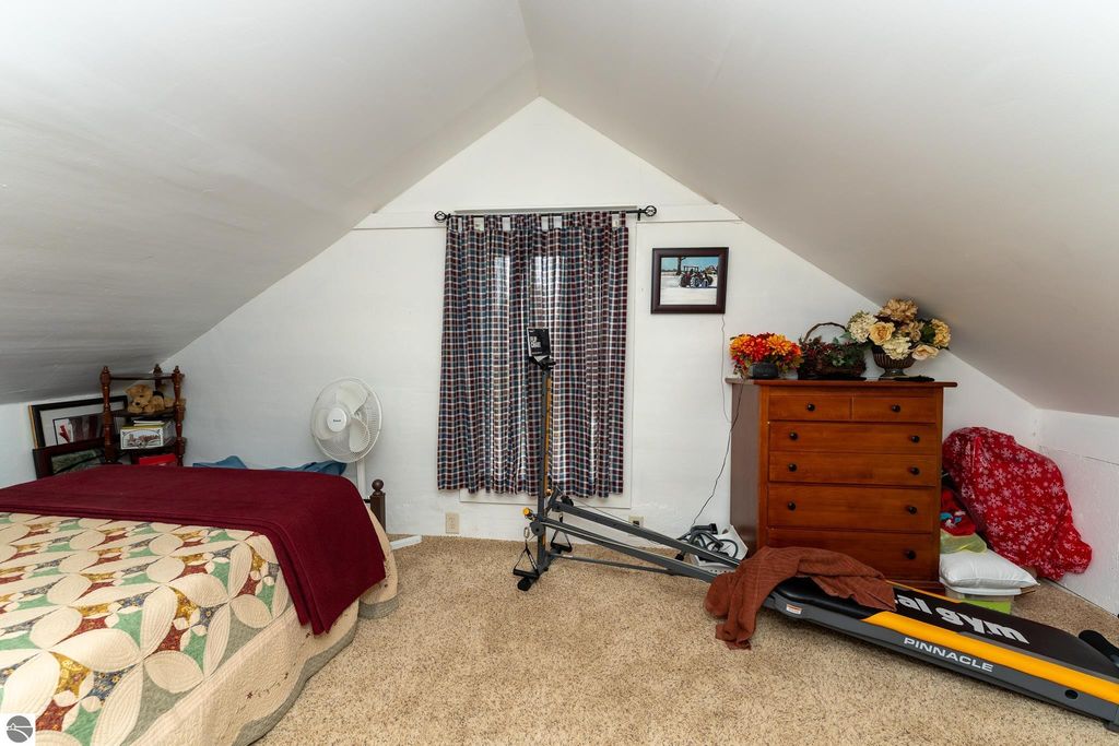 Image 55 of property listing at 522 N 2nd Street, Shepherd, MI 48883