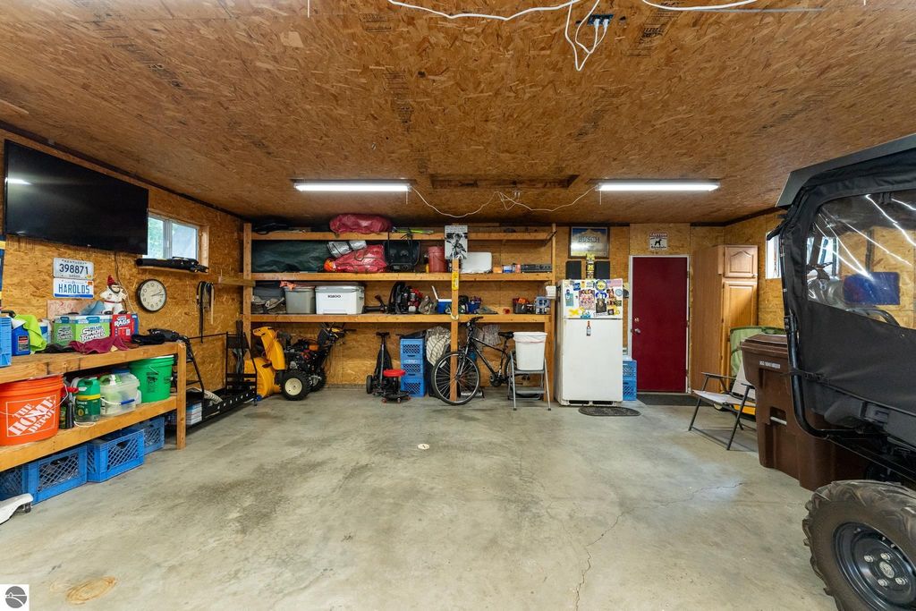 Image 63 of property listing at 522 N 2nd Street, Shepherd, MI 48883