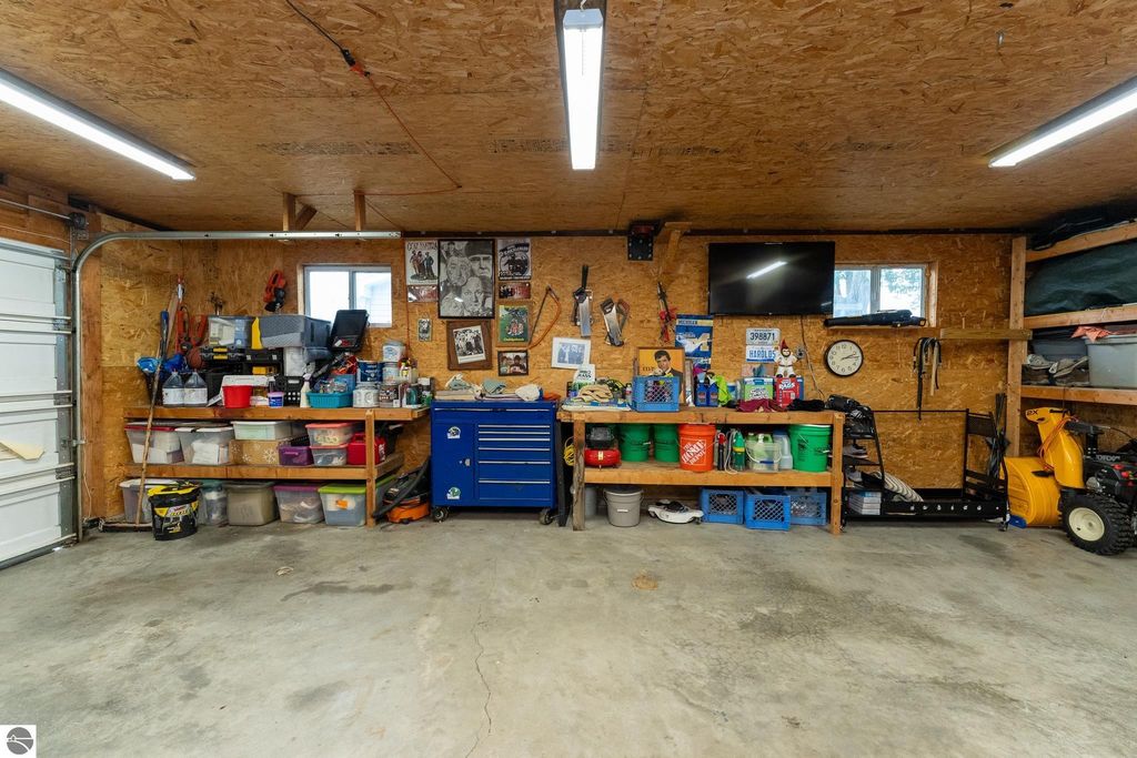 Image 64 of property listing at 522 N 2nd Street, Shepherd, MI 48883