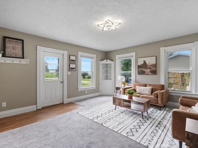 301 1st Street, Long Grove, IA 52756