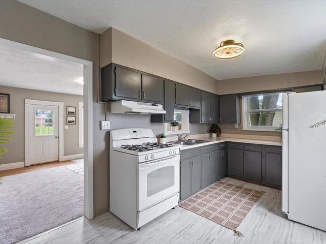 301 1st Street, Long Grove, IA 52756