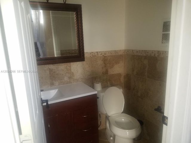 1126 NE 209th Ter, Miami, FL 33179