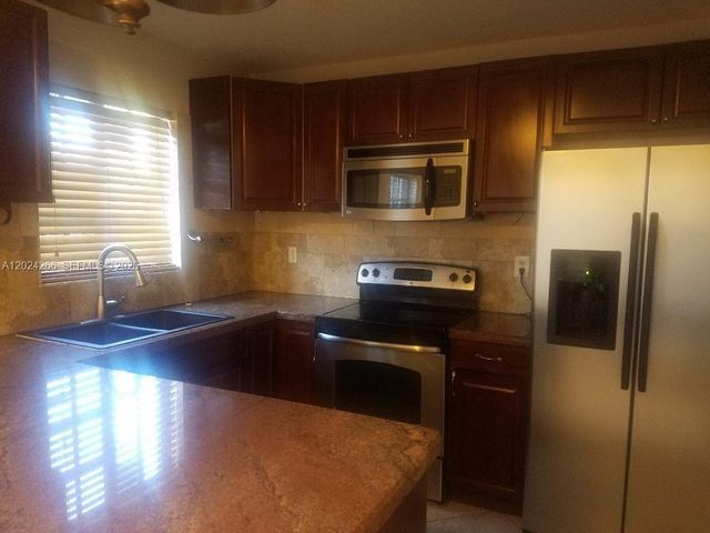 1126 NE 209th Ter, Miami, FL 33179