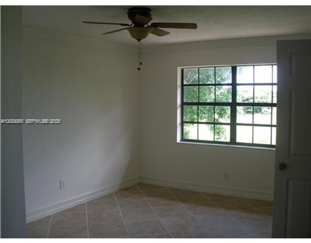 1126 NE 209th Ter, Miami, FL 33179