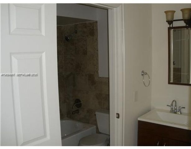 1126 NE 209th Ter, Miami, FL 33179