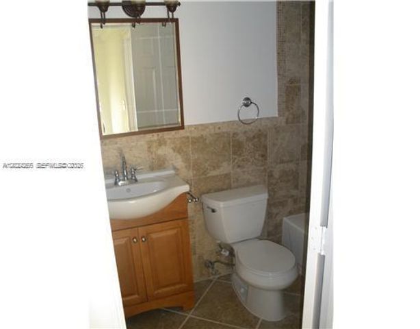 1126 NE 209th Ter, Miami, FL 33179