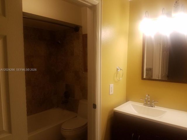 1126 NE 209th Ter, Miami, FL 33179