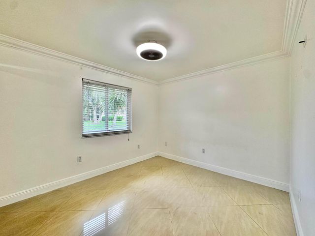 6074 FOREST HILL Boulevard 107, West Palm Beach, FL 33415