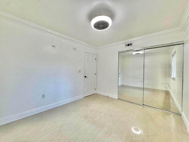 6074 FOREST HILL Boulevard 107, West Palm Beach, FL 33415